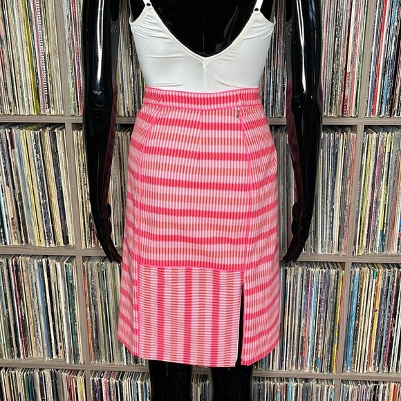 Per Se Pencil Sitges Skirt in Pink Geometric Stripe Print Size 2 - Picture 5 of 9
